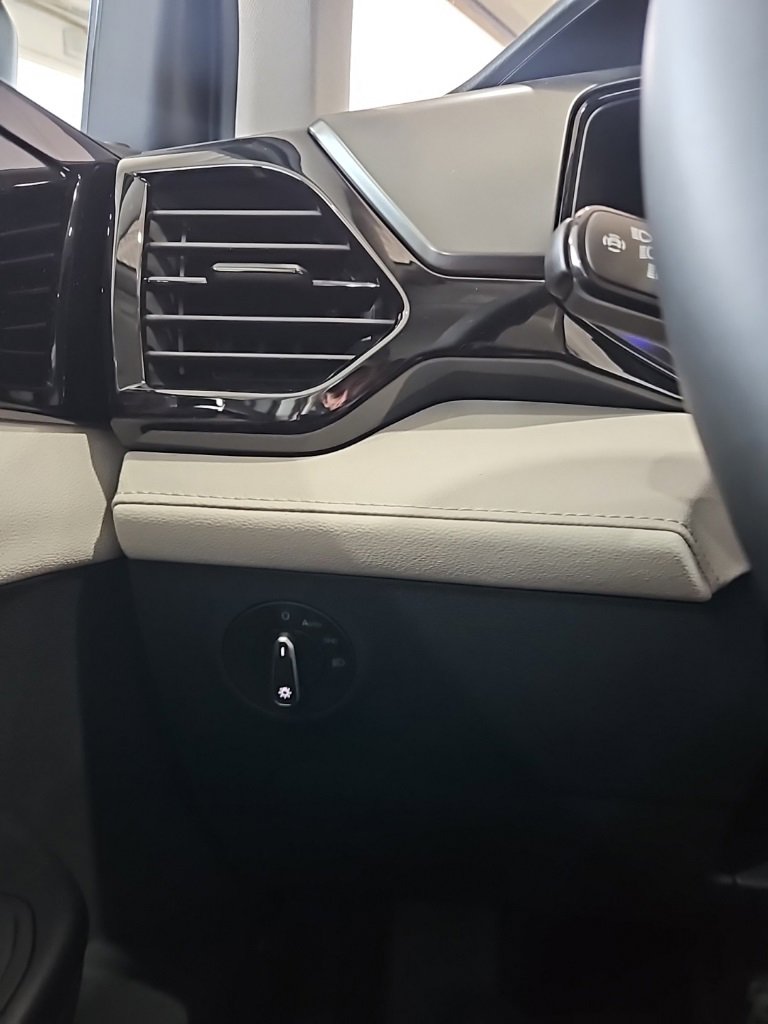 New 2026 Volkswagen Taos S image 34