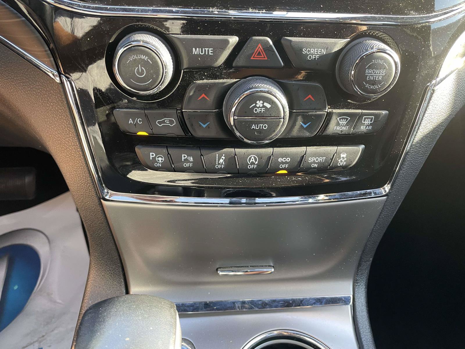 Certified 2021 Jeep Grand Cherokee Limited w/ Quick Order Package 28K 80th AWD/4WD image 31