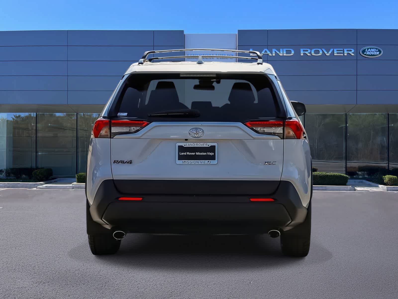 Used 2023 Toyota RAV4 XLE w/ Convenience Package FWD image 5