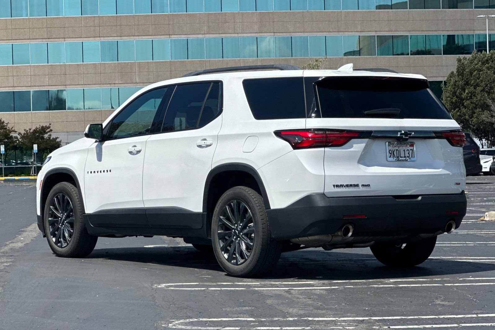 Used 2023 Chevrolet Traverse RS w/ LPO, Floor Liner Package AWD/4WD image 6