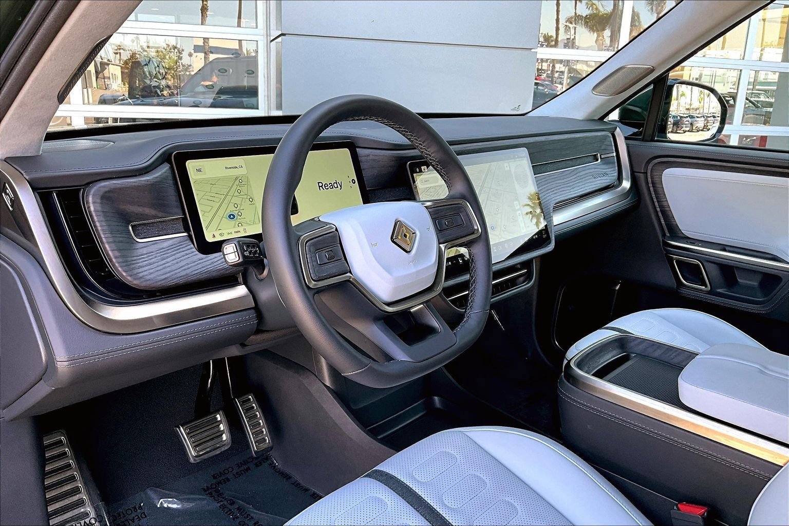 Used 2024 Rivian R1S Adventure AWD/4WD image 14
