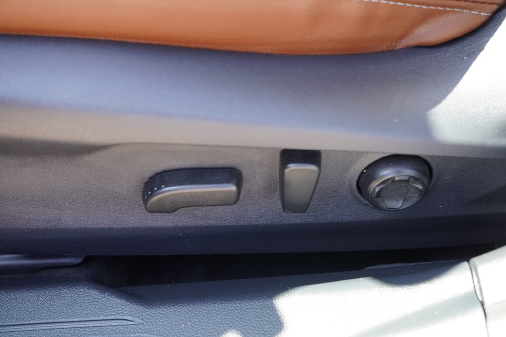 Used 2025 Subaru Outback Touring AWD/4WD image 26