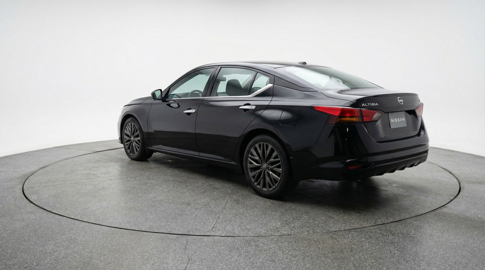 Used 2025 Nissan Altima 2.5 SV FWD image 5