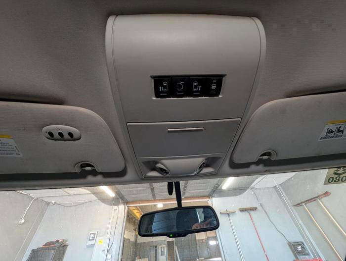 Used 2013 Volkswagen Routan SE FWD image 39