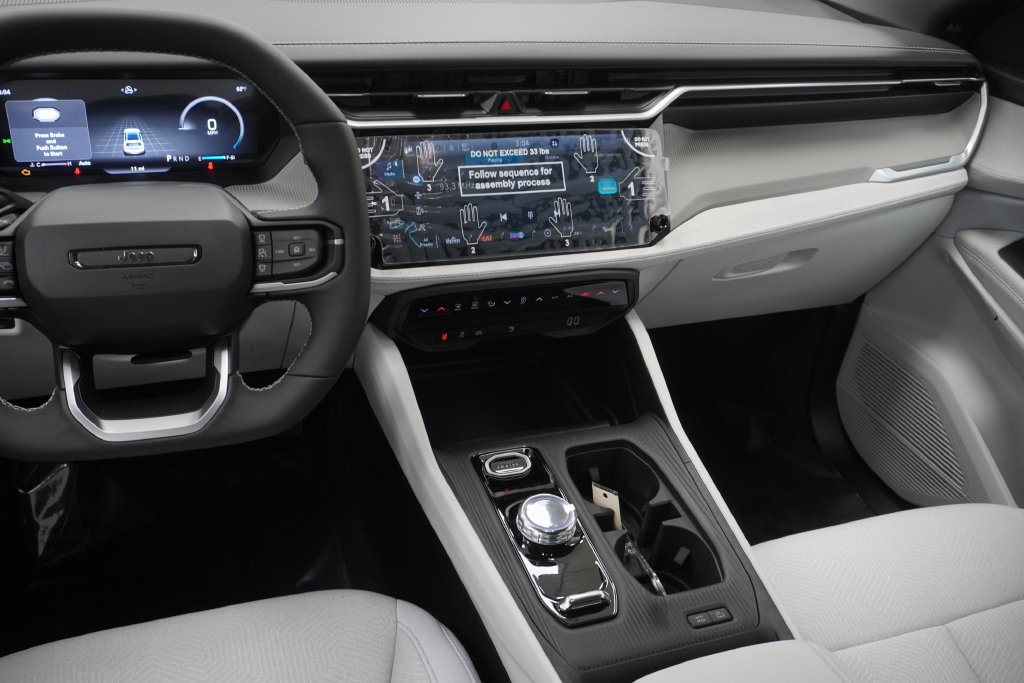 New 2026 Jeep Cherokee Laredo AWD/4WD image 19
