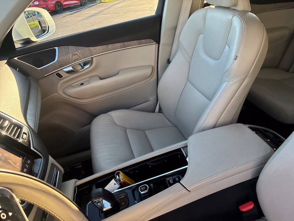 Used 2024 Volvo XC90 B6 Plus AWD/4WD image 10