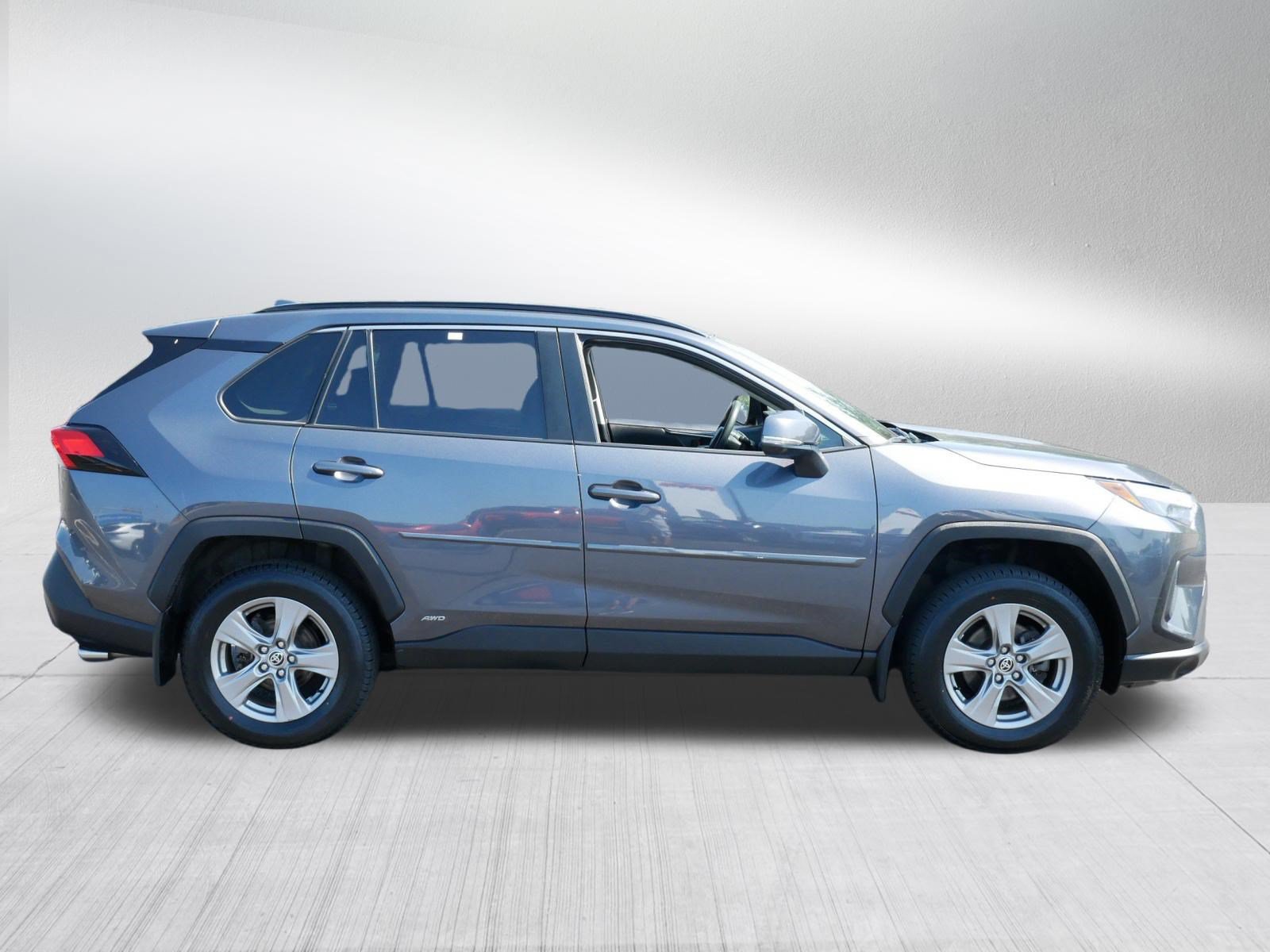 Used 2023 Toyota RAV4 XLE AWD/4WD image 8