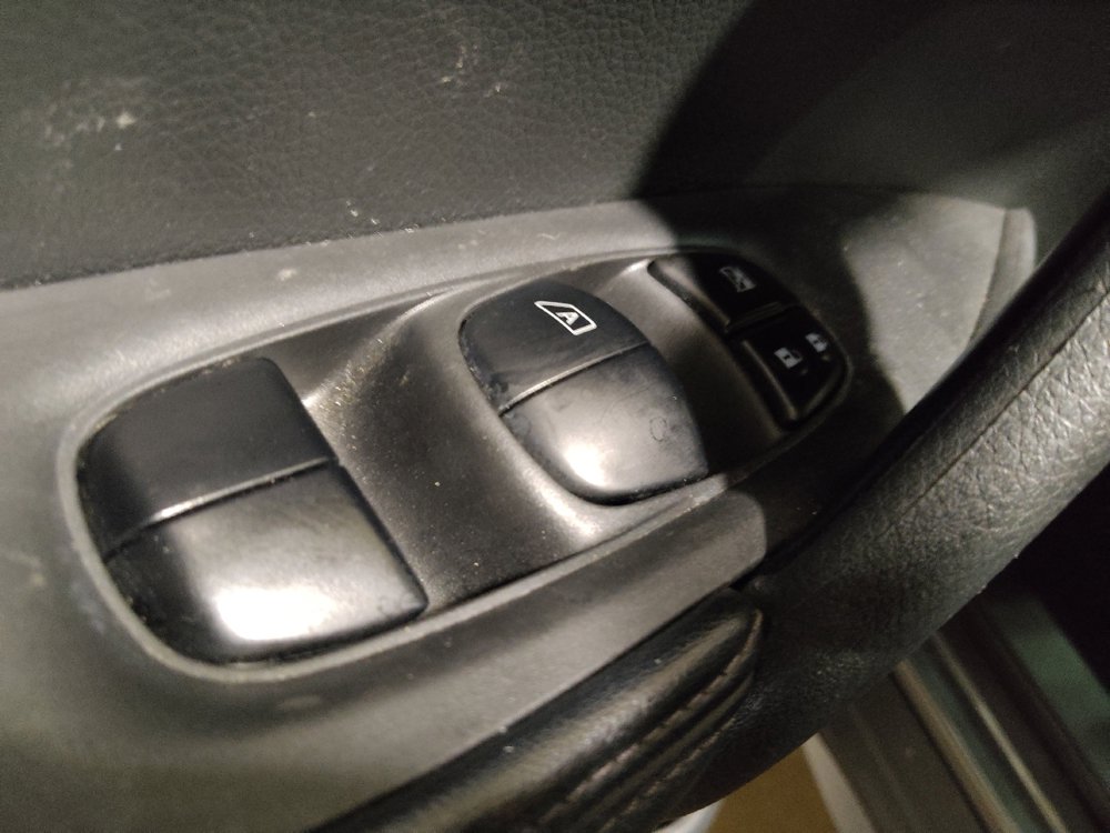 Used 2018 Nissan Rogue S FWD image 27