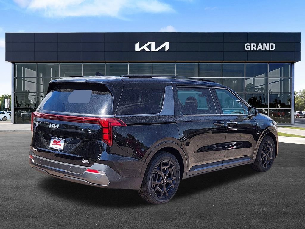 Used 2025 Kia Carnival SX FWD image 7
