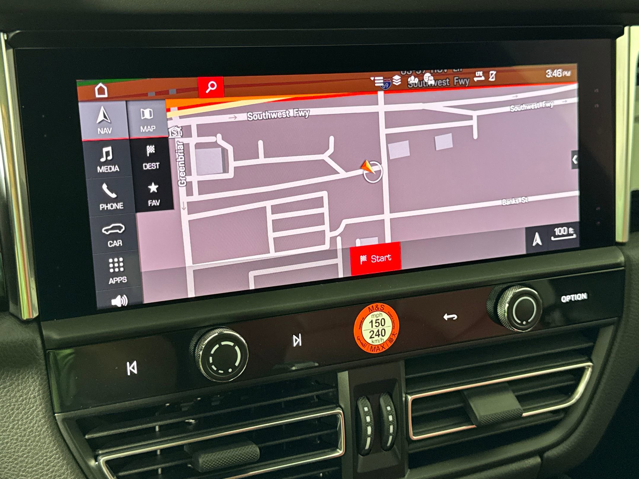 Certified 2026 Porsche Macan image 18