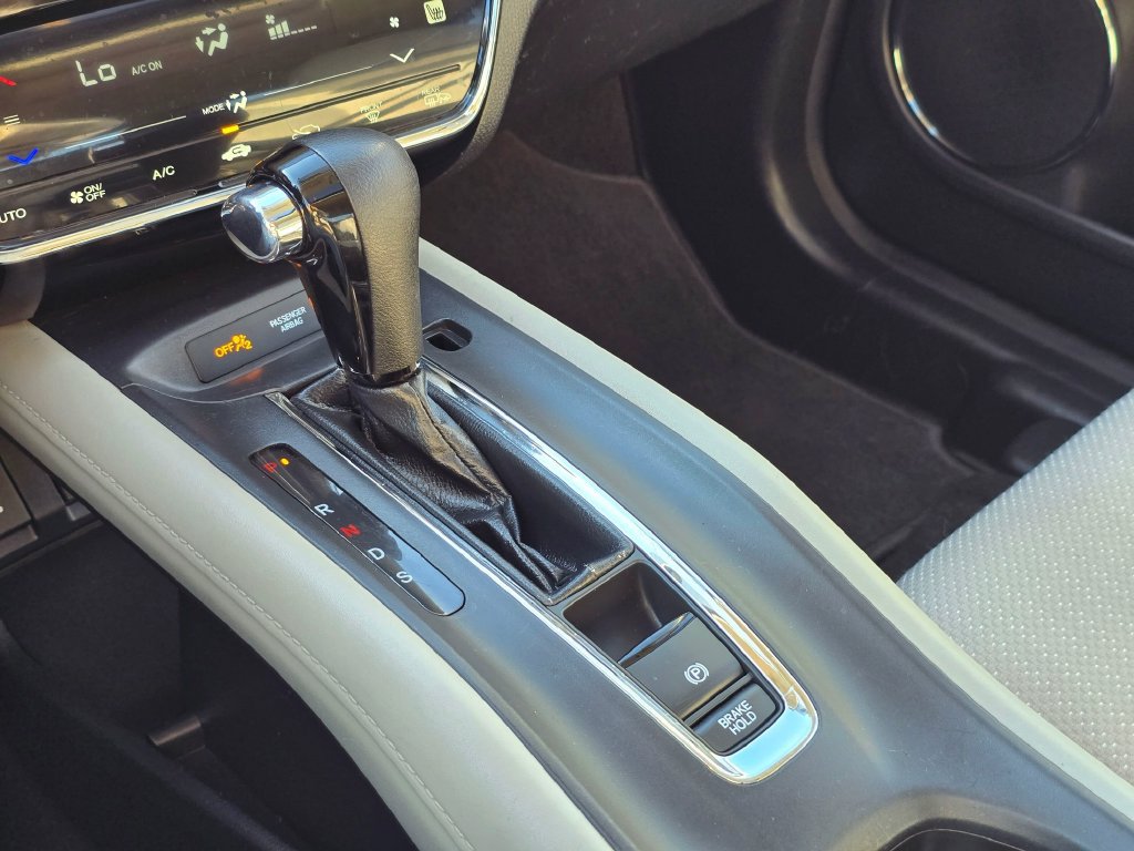 Used 2018 Honda HR-V EX image 27