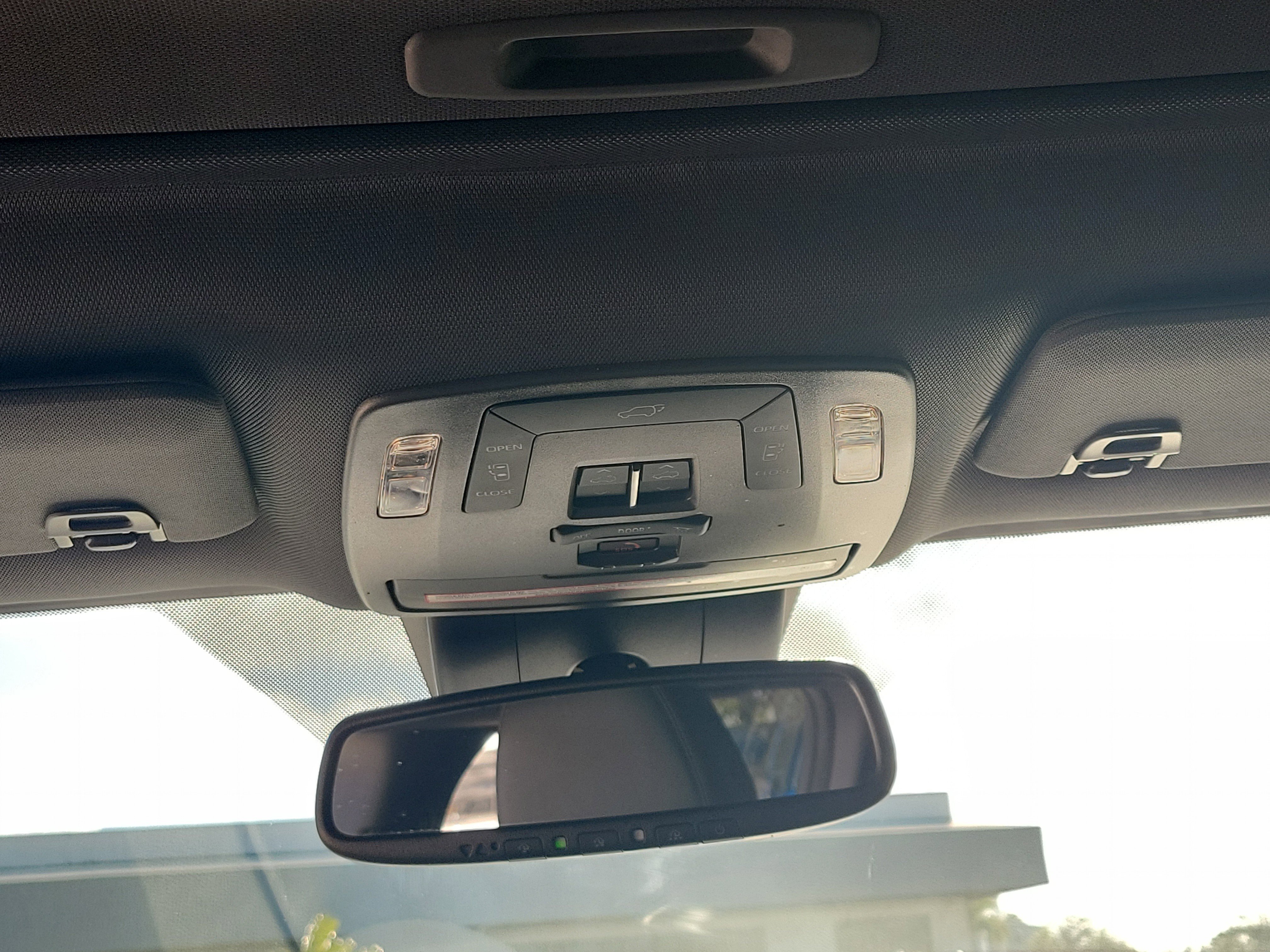 Used 2023 Toyota Sienna XSE w/ XSE Plus Package image 23