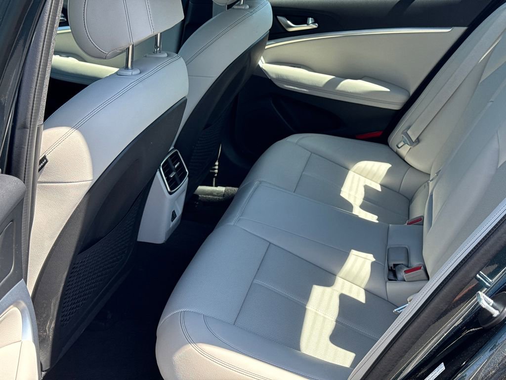 Used 2025 Genesis G70 2.5T AWD/4WD image 20