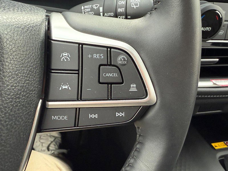 Used 2024 Toyota Grand Highlander AWD image 20