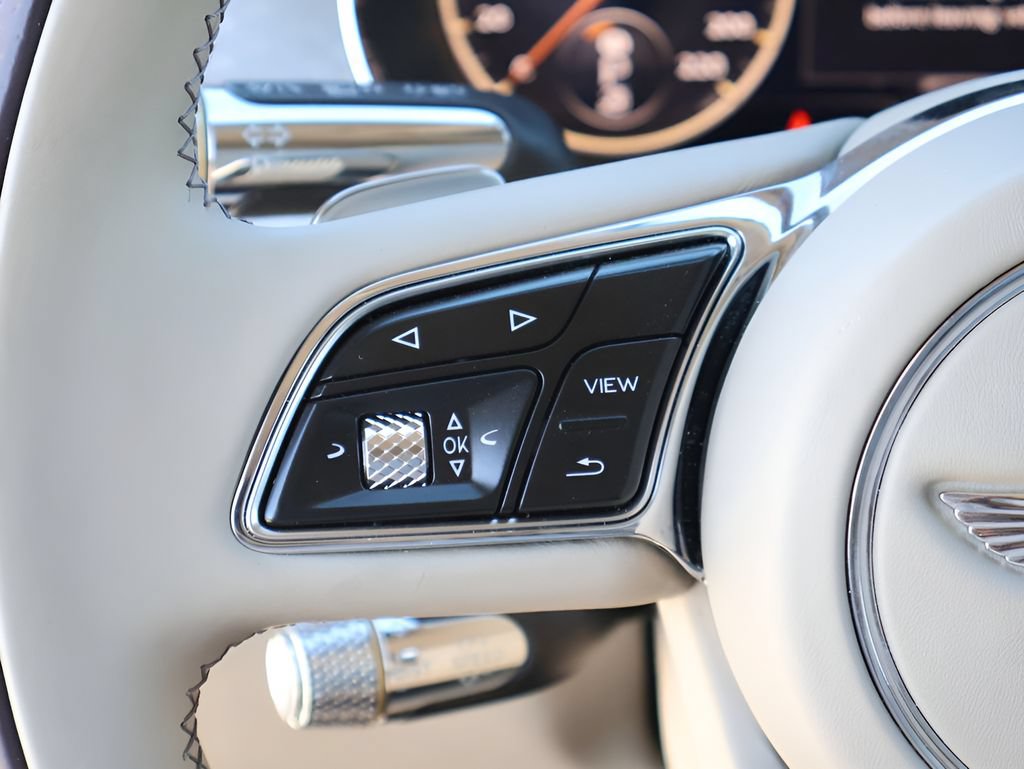 Used 2023 Bentley Flying Spur Azure AWD/4WD image 36