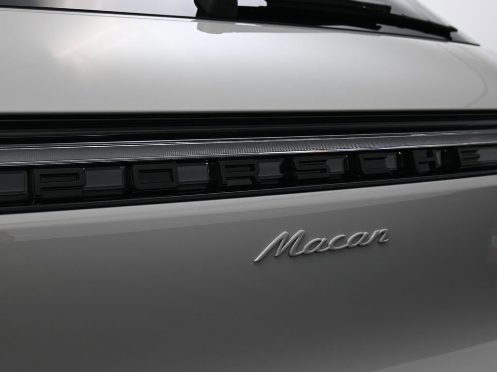 New 2026 Porsche Macan image 14