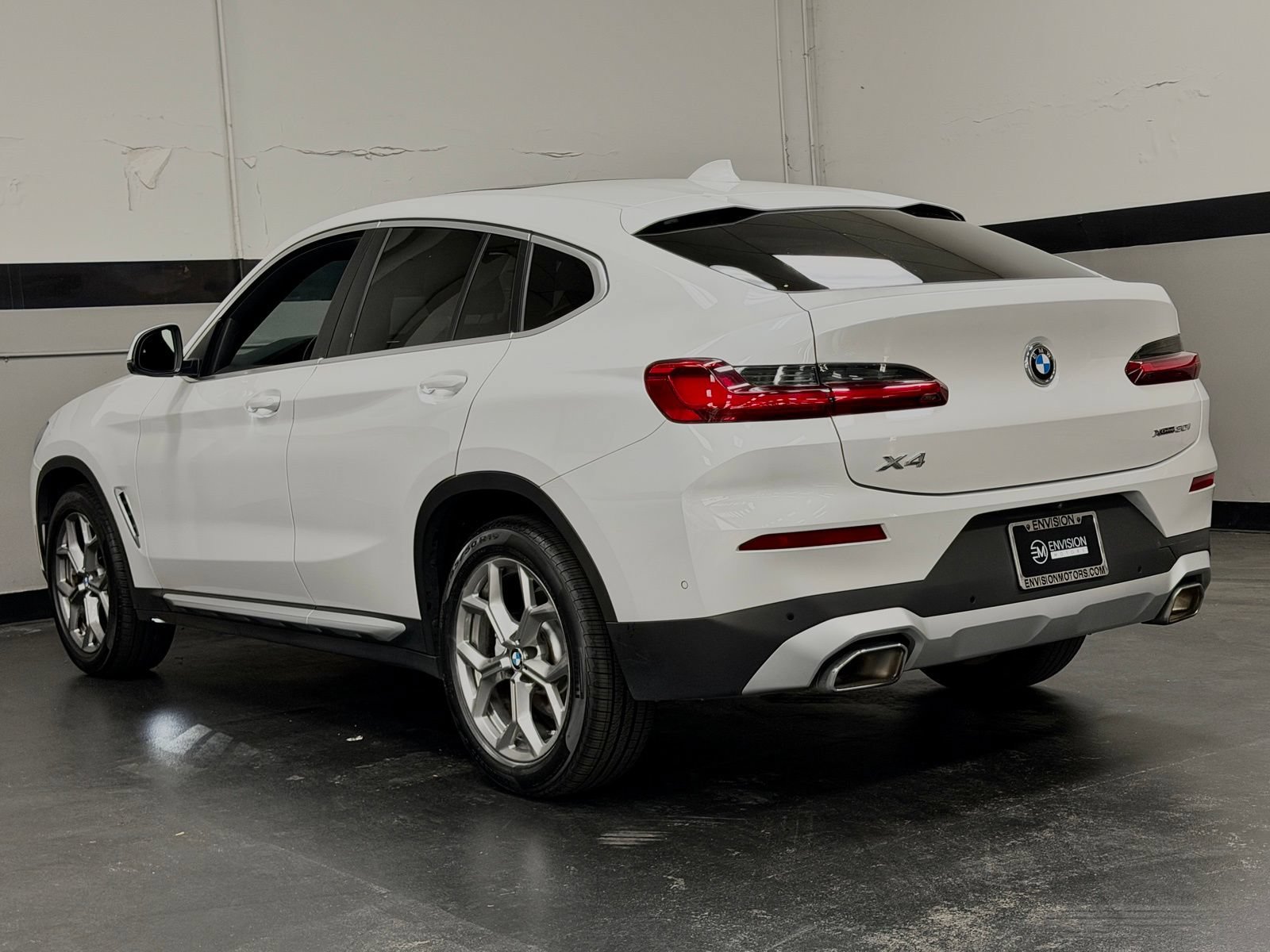 Used 2023 BMW X4 xDrive30i w/ Parking Assistance Package AWD/4WD image 10