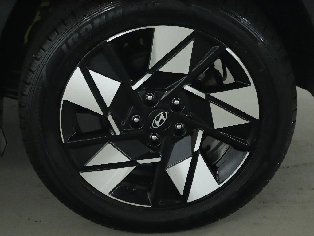 Used 2024 Hyundai Kona SEL AWD/4WD image 41