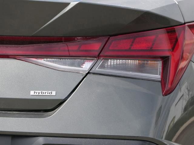 New 2025 Hyundai Elantra Limited image 3