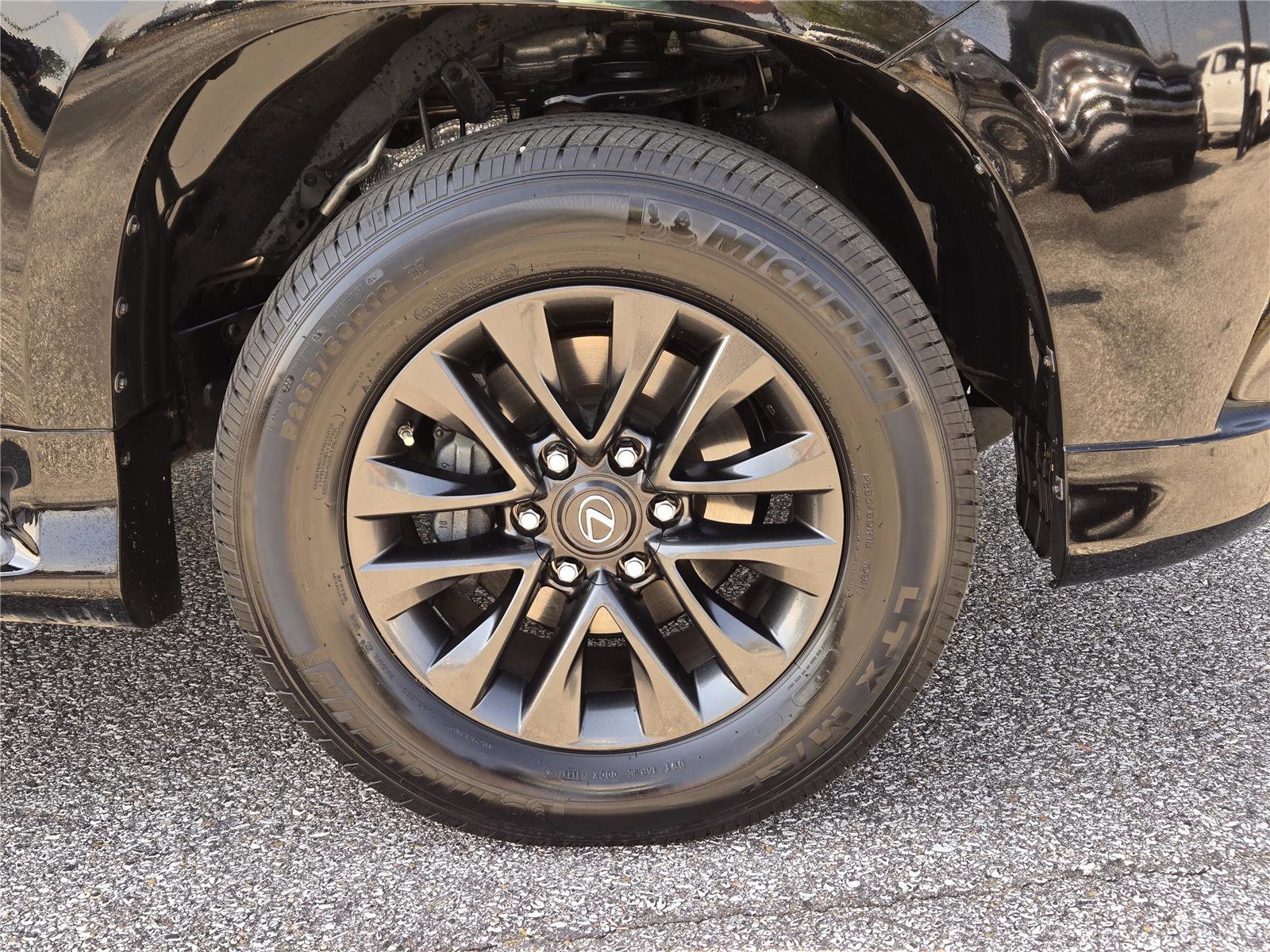 Used 2020 Lexus GX 460 Premium w/ Premium Package image 4