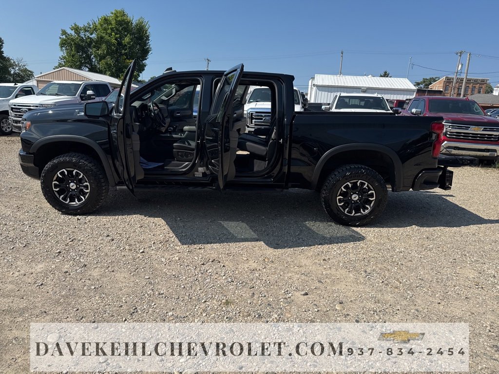 Used 2022 Chevrolet Silverado 1500 ZR2 w/ Technology Package image 34