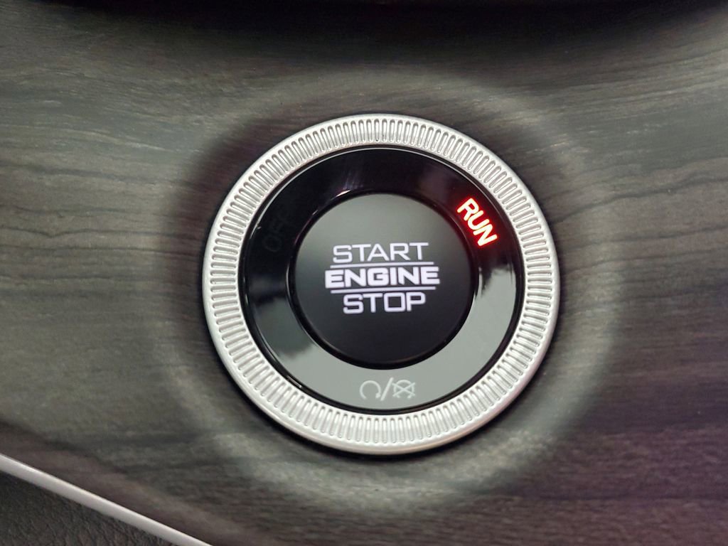 New 2025 Jeep Grand Cherokee Limited w/ Black Appearance Package image 20