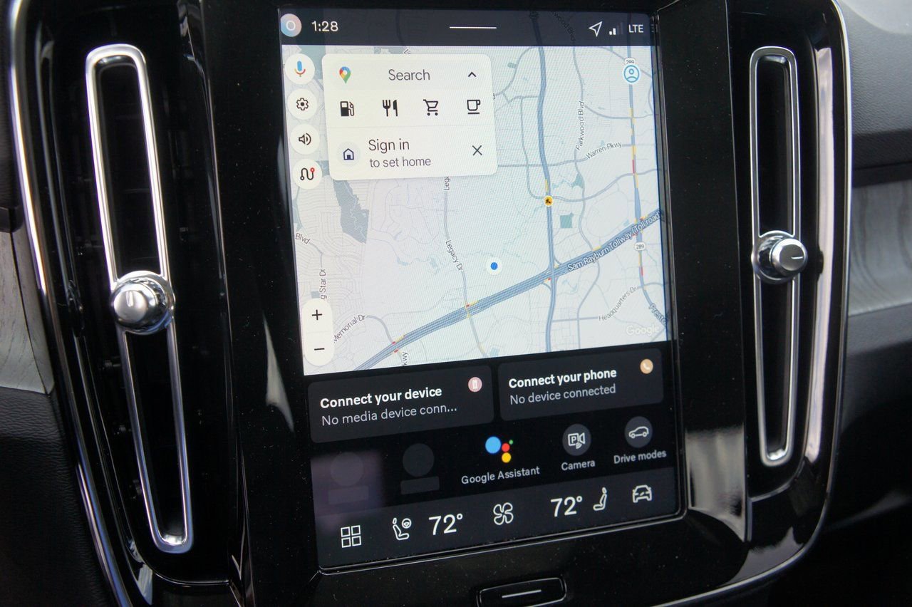 New 2026 Volvo XC40 B5 Plus w/ Protection Package Premier image 13