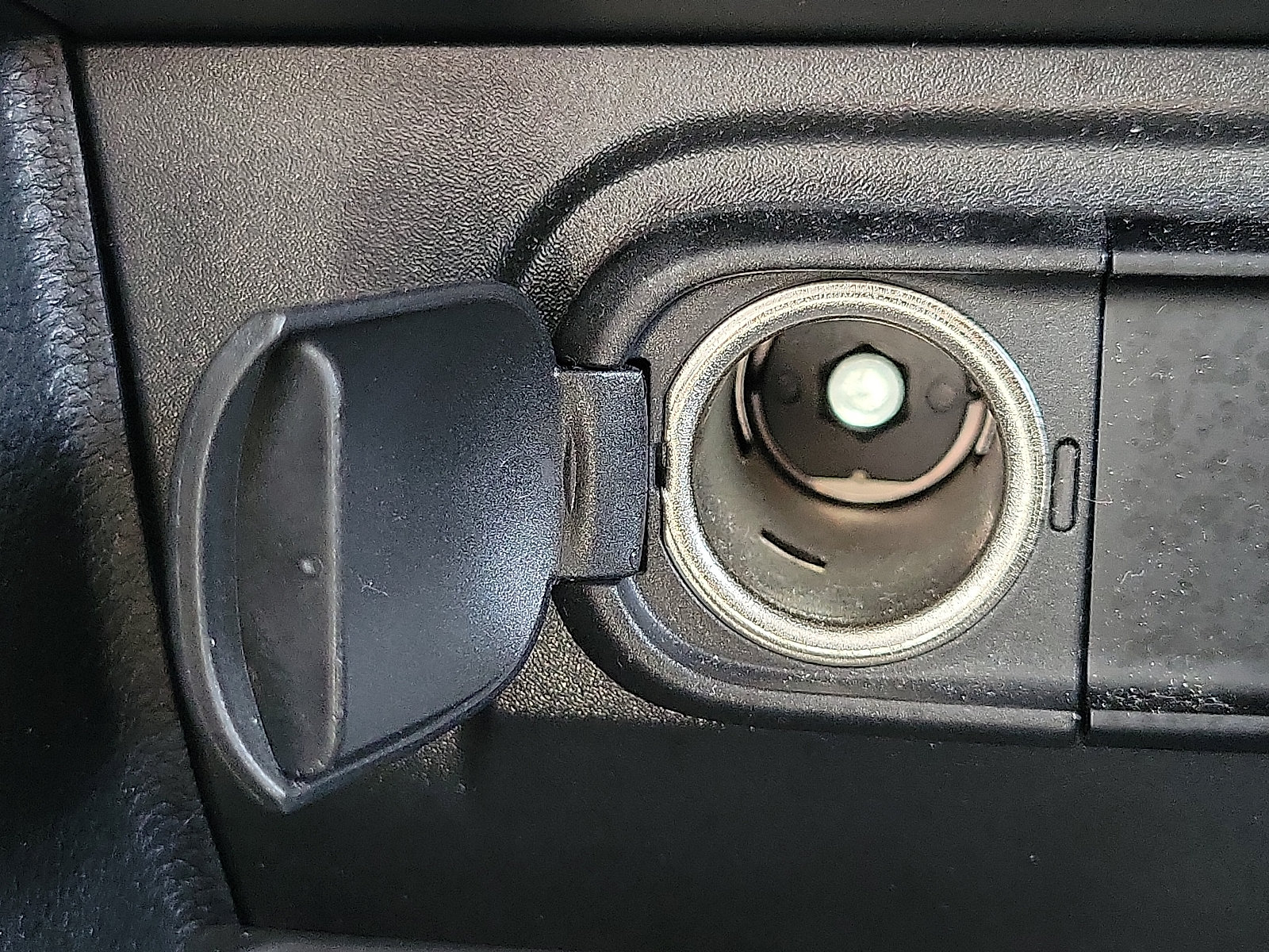 Used 2023 Kia Sportage EX AWD/4WD image 25