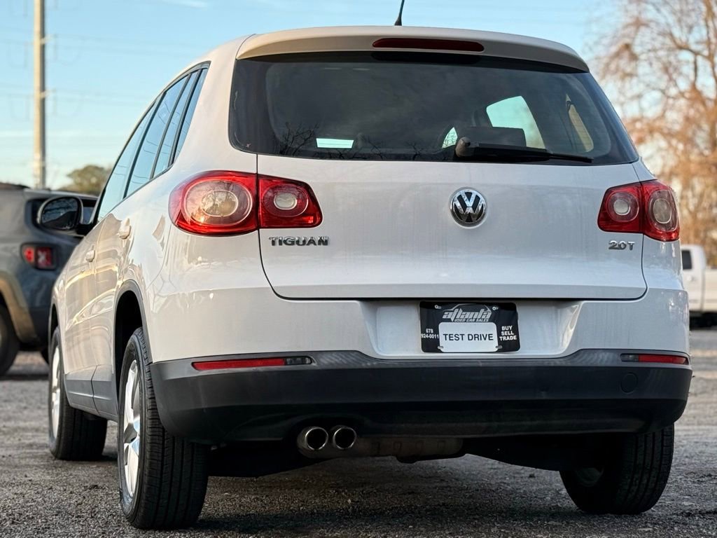 Used 2011 Volkswagen Tiguan S image 3