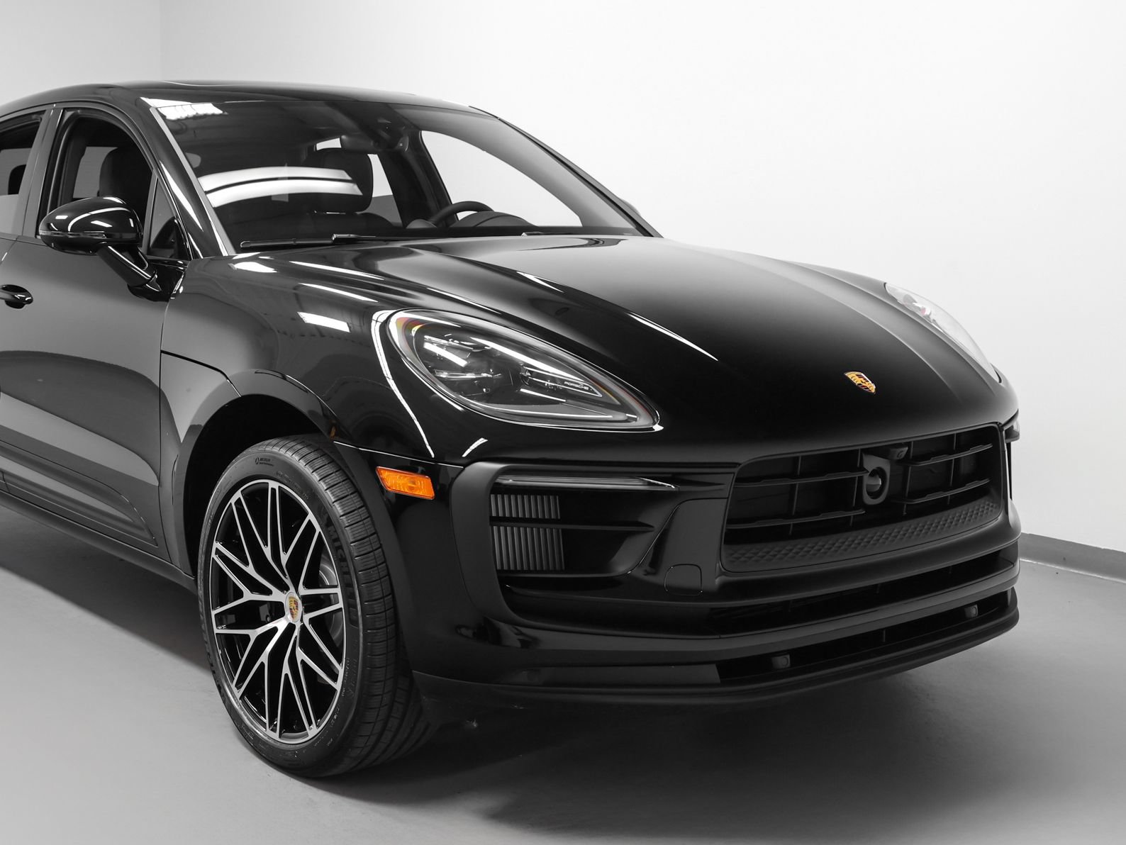 New 2026 Porsche Macan S AWD/4WD image 9