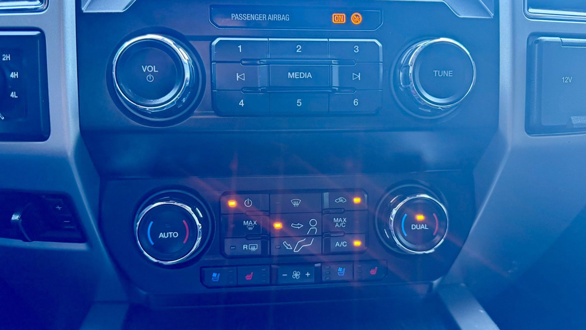 Certified 2021 Ford F250 Lariat w/ Lariat Ultimate Package image 28