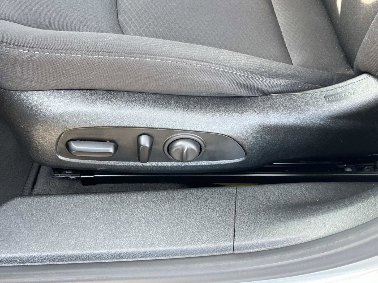Used 2021 Chevrolet Malibu LT FWD image 26