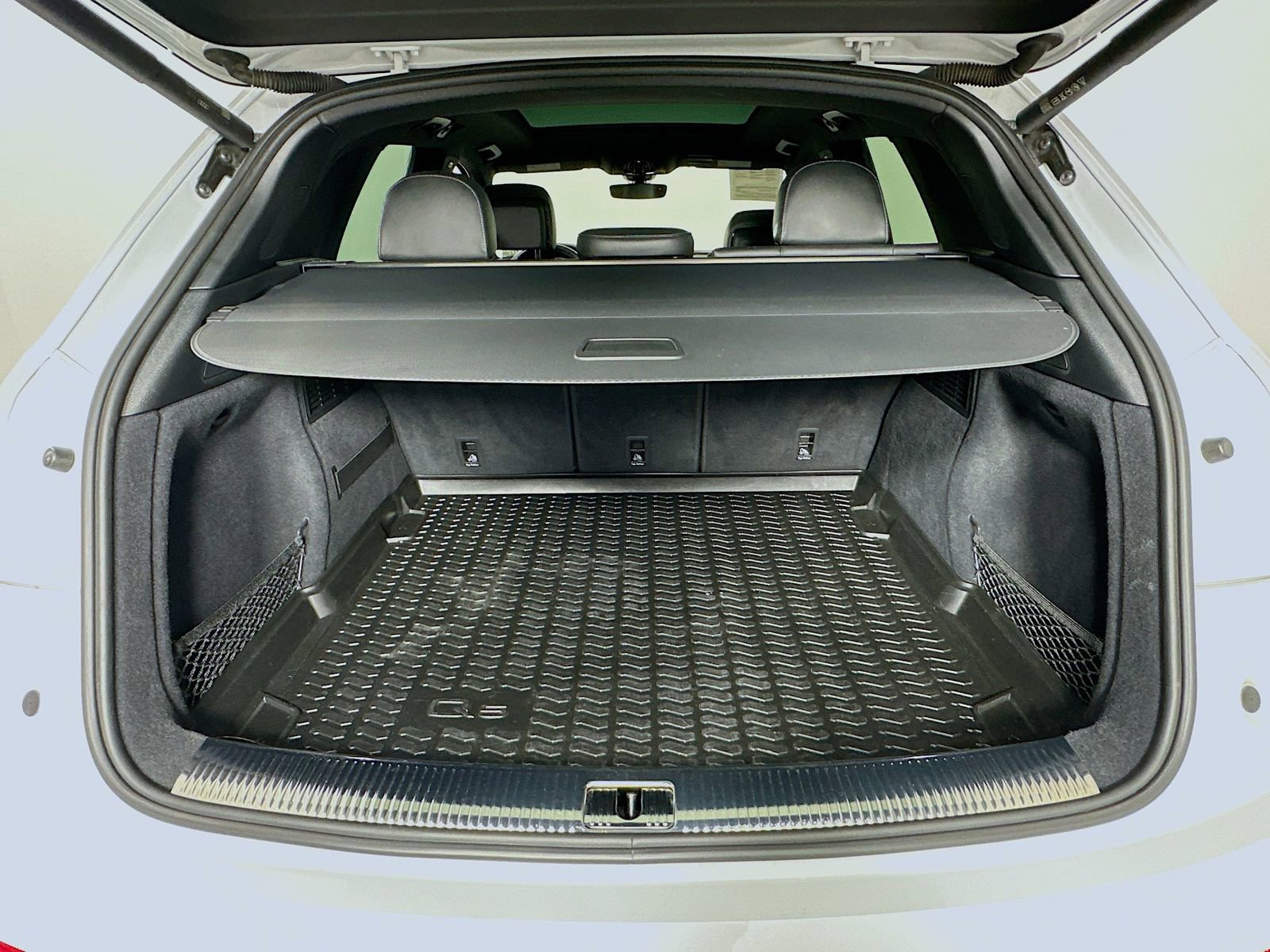 Used 2023 Audi SQ5 Premium Plus w/ Premium Plus Package image 28