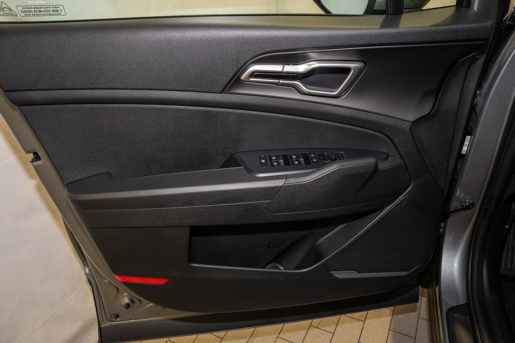 New 2026 Kia Sportage LX image 12