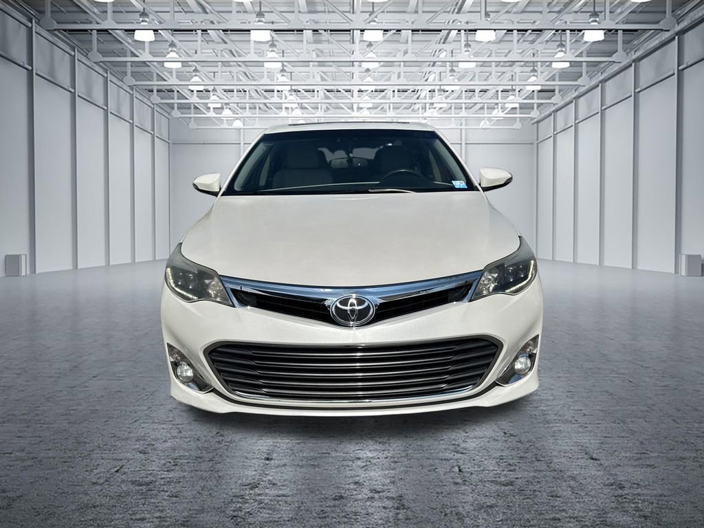 Used 2013 Toyota Avalon Limited image 2