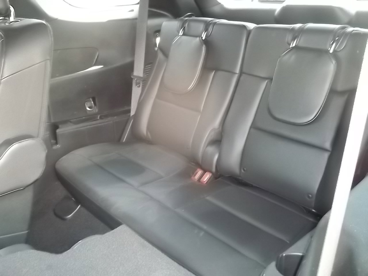 Used 2020 Ford Explorer XLT w/ Equipment Group 202A AWD/4WD image 13