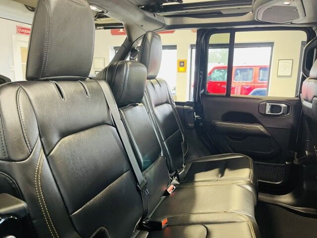 Used 2024 Jeep Wrangler Sahara w/ Technology Group AWD/4WD image 13