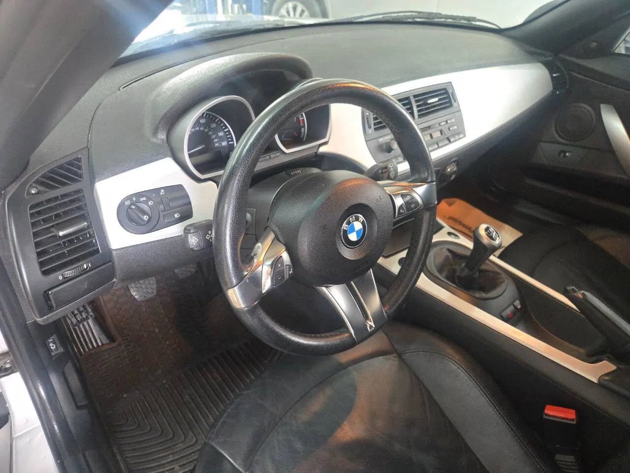 Used 2007 BMW Z4 3.0i image 18