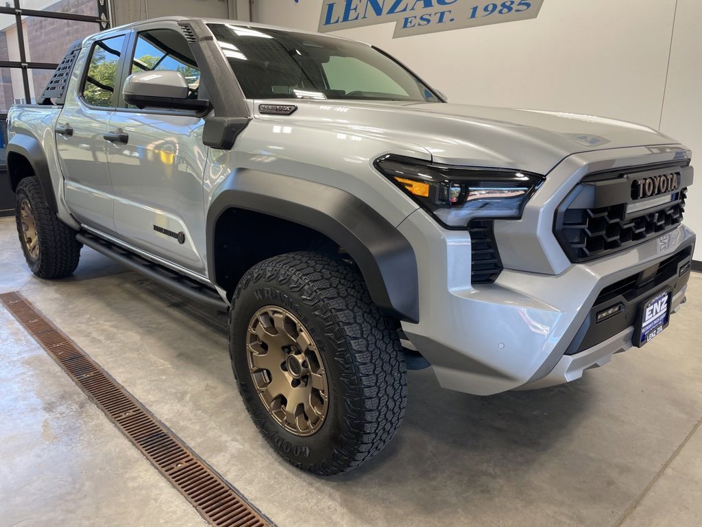 Used 2025 Toyota Tacoma 4x4 Double Cab Hybrid image 2
