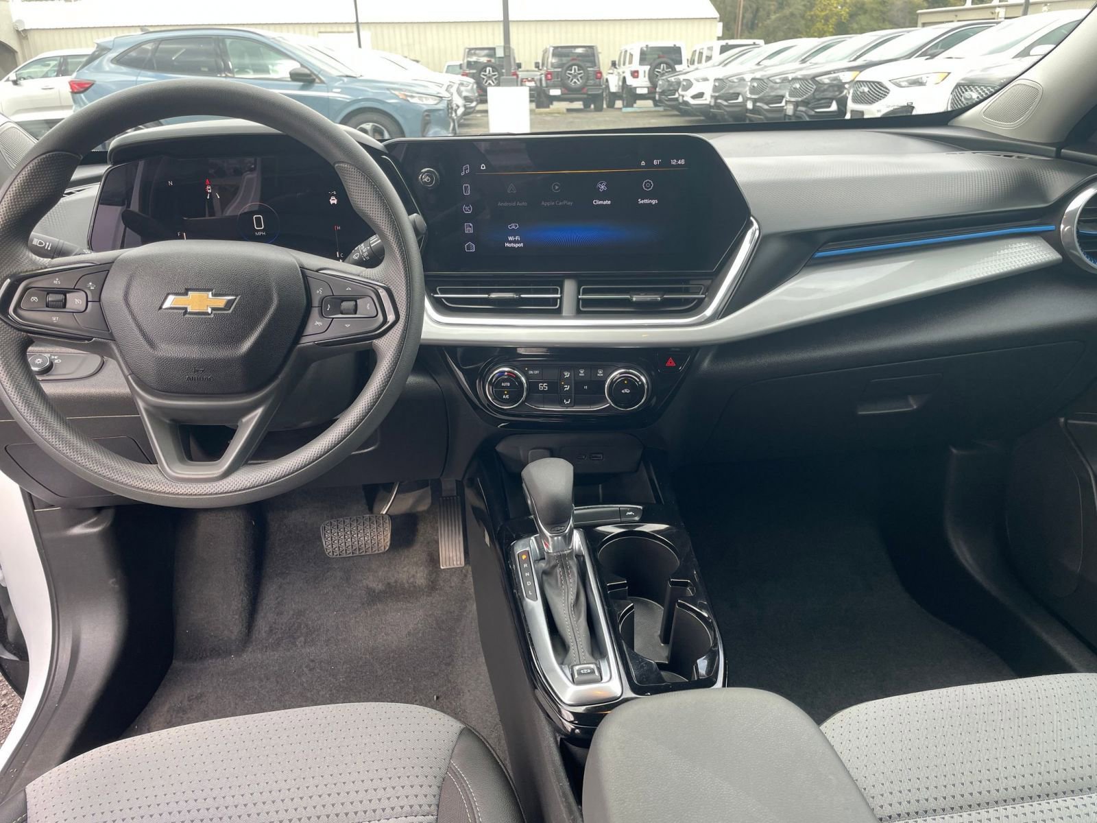 Used 2025 Chevrolet Trax LT image 33