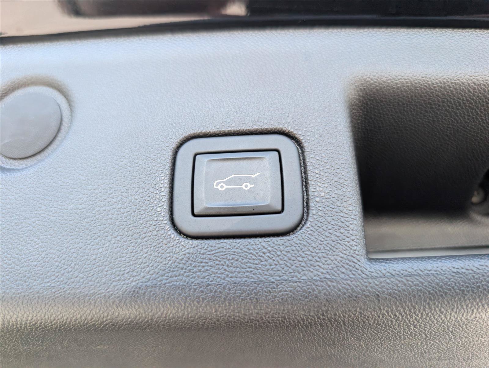 Used 2023 Chevrolet Equinox LT AWD/4WD image 14