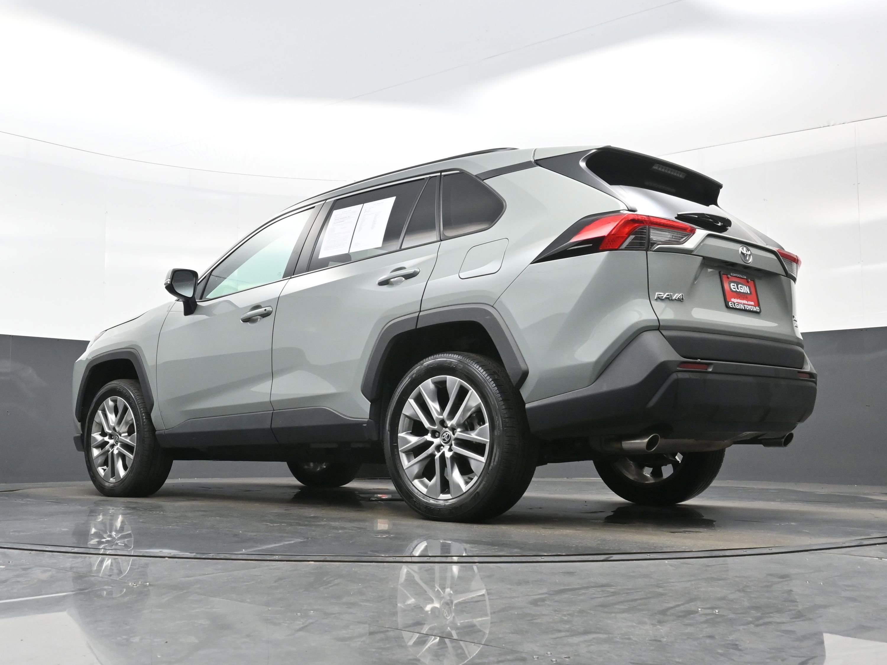 Used 2023 Toyota RAV4 XLE Premium AWD/4WD image 32