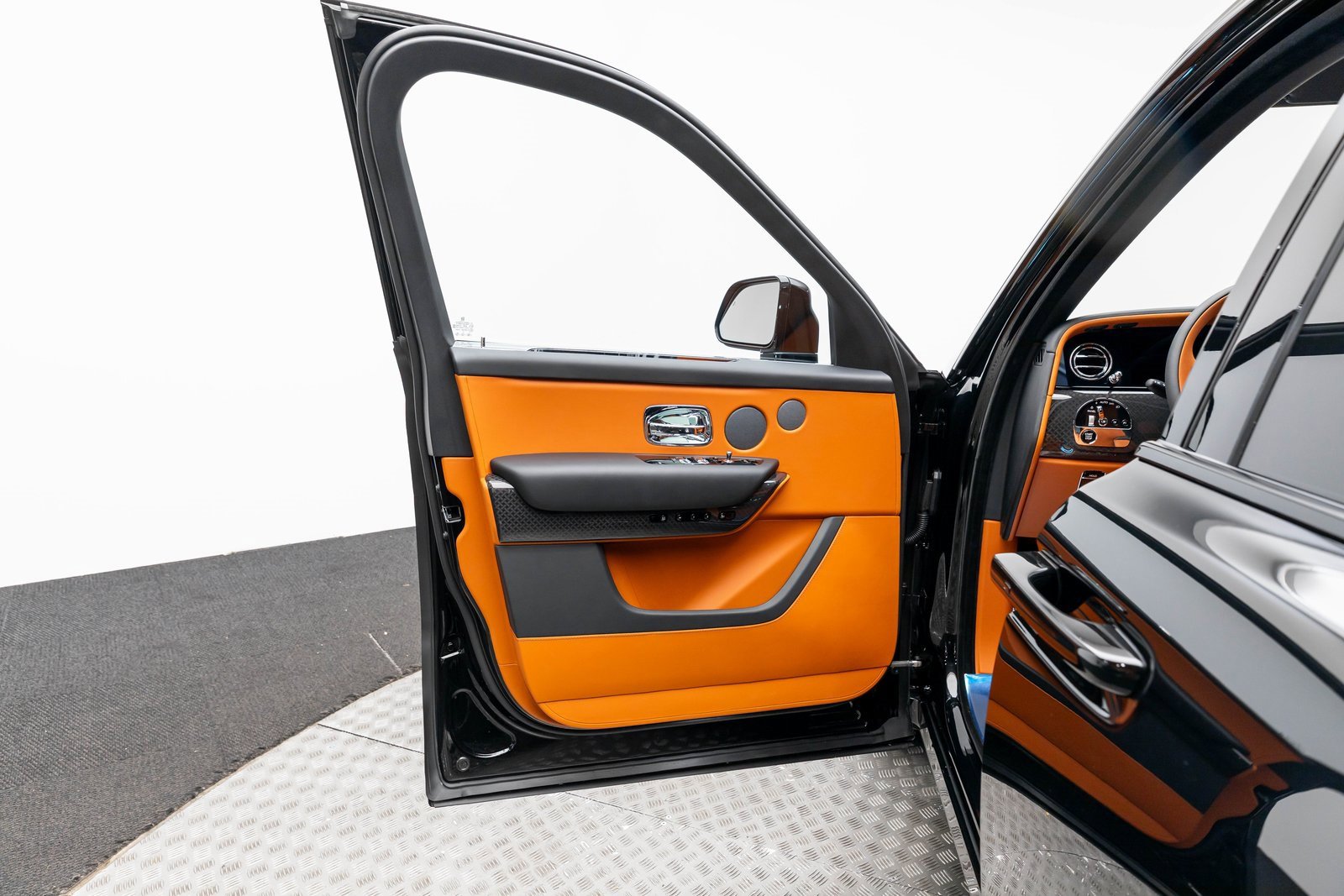 New 2026 Rolls-Royce Cullinan Black Badge image 8