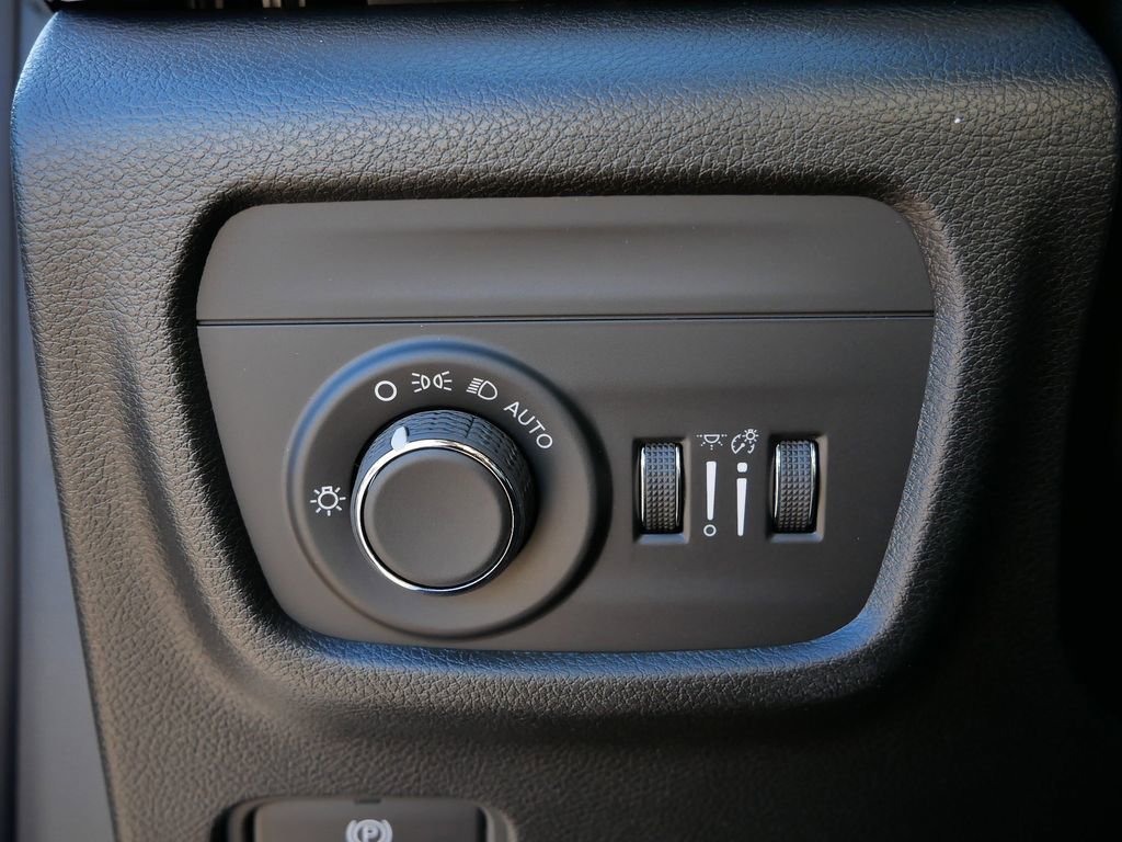 New 2025 Jeep Grand Cherokee Laredo image 25