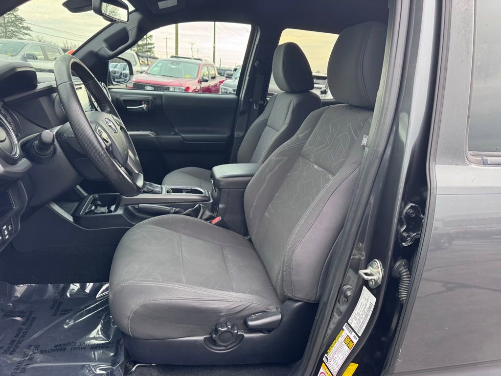 Used 2019 Toyota Tacoma TRD Off-Road image 19