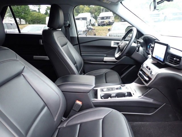 Certified 2023 Ford Explorer XLT w/ Equipment Group 202A image 10