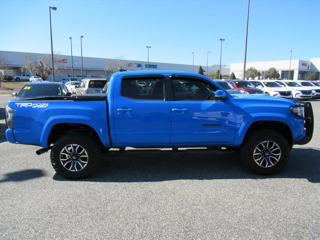 Used 2021 Toyota Tacoma TRD Sport image 2