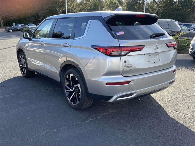 Used 2024 Mitsubishi Outlander SE Black Edition image 4