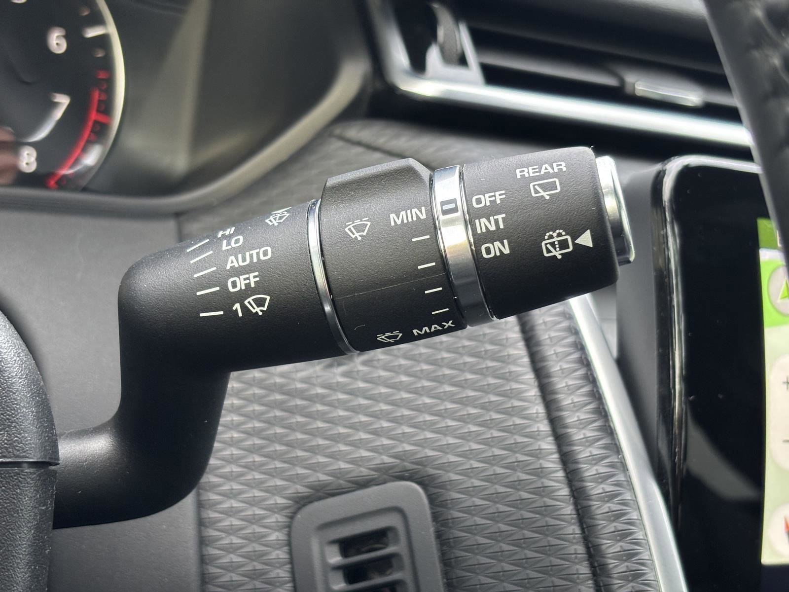 Used 2020 Land Rover Range Rover Velar S image 28