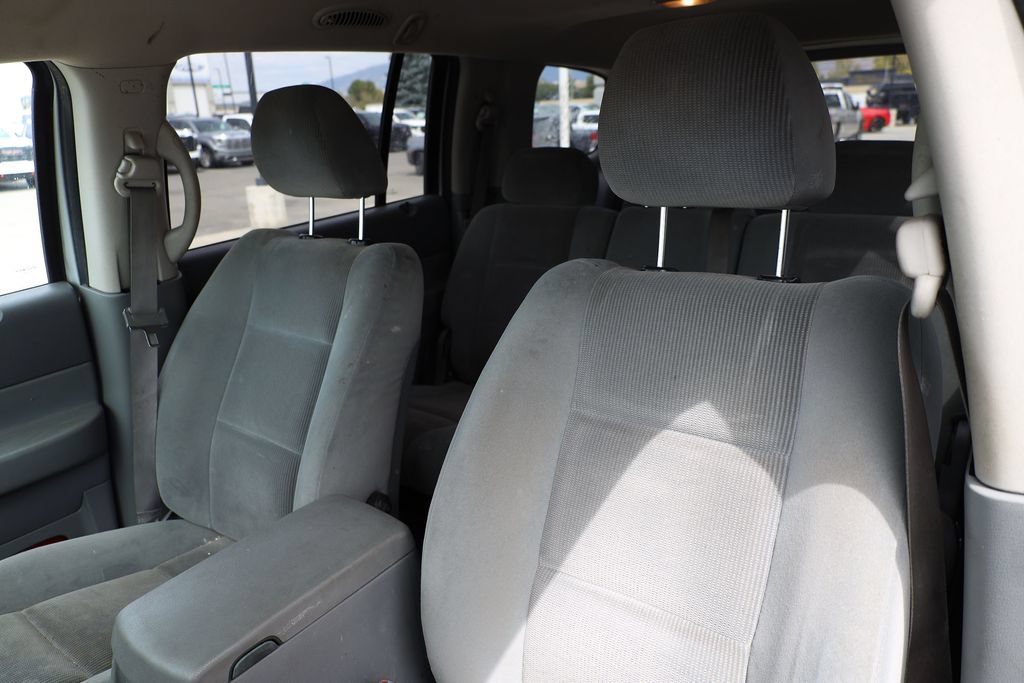 Used 2005 Dodge Durango SLT w/ Skid Plate Group AWD/4WD image 16